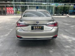 Lexus ES 300h Premium Edition - ფოტო 7
