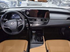 Lexus ES 200 Excellence Edition - ფოტო 13