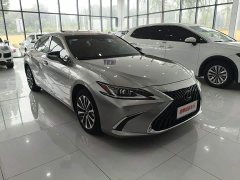 Lexus ES 200 Excellence Edition - ფოტო 3