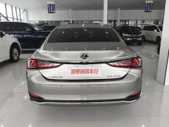 Lexus ES 200 Excellence Edition - ფოტო 5
