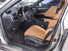Lexus ES 200 Excellence Edition - ფოტო 9