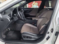 Lexus ES 300h Excellence Edition - ფოტო 5