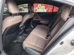 Lexus ES 300h Excellence Edition - ფოტო 6