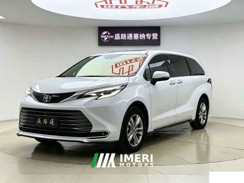 2025 Toyota Sienna 2.5L Hybrid AWD Premium