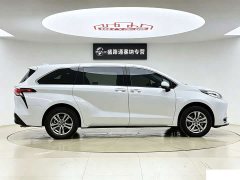 Toyota Sienna 2.5L Hybrid AWD Premium - ფოტო 11