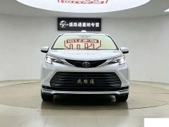 Toyota Sienna 2.5L Hybrid AWD Premium - ფოტო 2