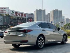 Lexus ES 200 Excellence Edition - ფოტო 5
