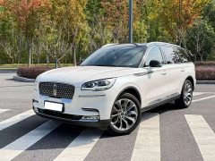 Lincoln Aviator 3.0T V6 AWD Executive - ფოტო 1
