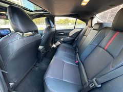 Toyota Corolla Hybrid 1.8H E-CVT Sport - ფოტო 6