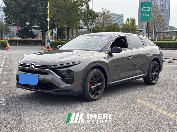 Dongfeng Versailles C5 X 1.6T Overseas Version - автомобиль из Китая