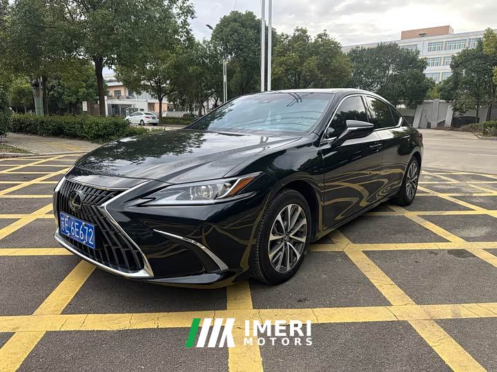 Lexus ES 300h Excellence Edition
