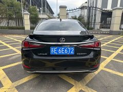 Lexus ES 300h Excellence Edition - ფოტო 4