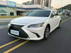 Lexus ES 200 Excellence Edition - ფოტო 1
