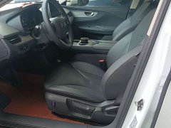 FAW Hongqi E-QM5 500km Taxi Edition - ფოტო 4