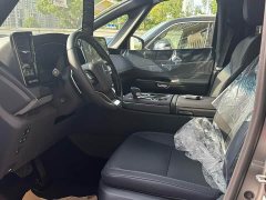 Lexus LM 500h Six-Seat Premium Edition - фото 9