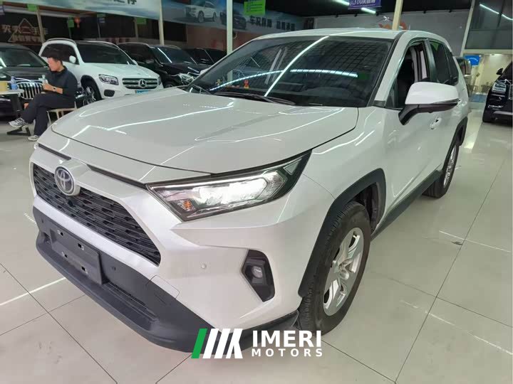Toyota RAV4 2.0L CVT FWD Urban Edition