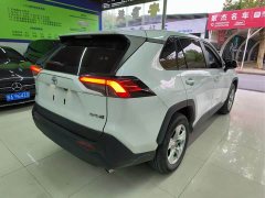 Toyota RAV4 2.0L CVT FWD Urban Edition - ფოტო 3