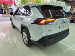 Toyota RAV4 2.0L CVT FWD Urban Edition - ფოტო 4