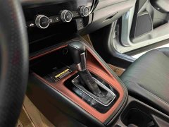 Honda Vezel 1.5L CVT Luxury - ფოტო 10