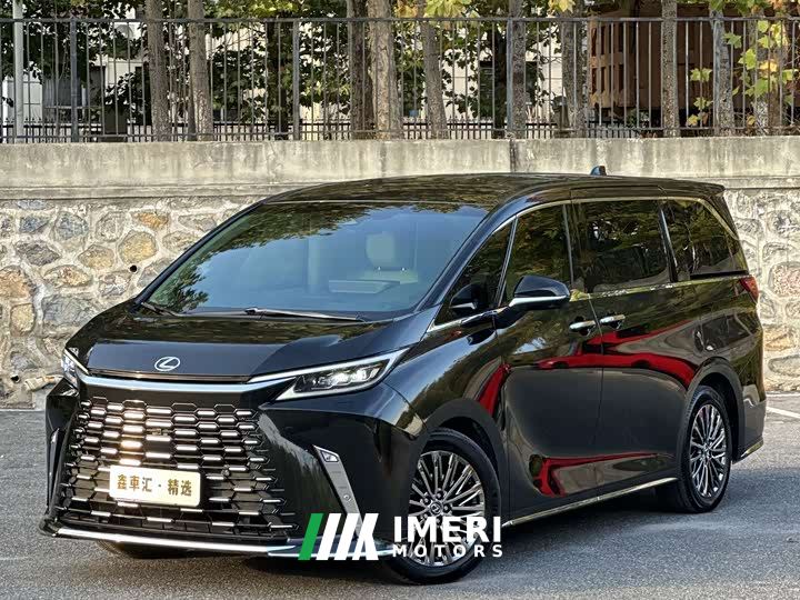 Lexus LM 500h Six-Seat Premium Edition