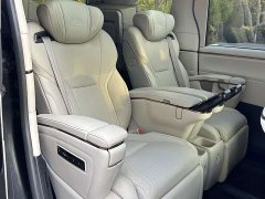 Lexus LM 500h Six-Seat Premium Edition - photo 11