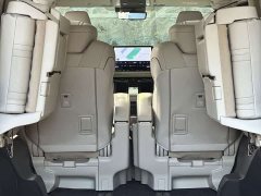 Lexus LM 500h Six-Seat Premium Edition - photo 12