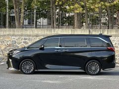 Lexus LM 500h Six-Seat Premium Edition - photo 3