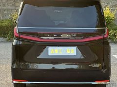 Lexus LM 500h Six-Seat Premium Edition - photo 5