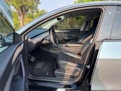 Tesla Model Y Rear-Wheel Drive - ფოტო 4