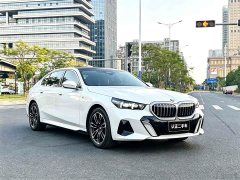 BMW 5 Series 525Li M Sport Package - ფოტო 3