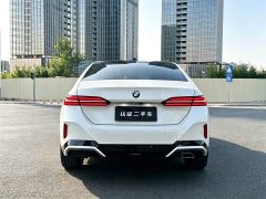 BMW 5 Series 525Li M Sport Package - ფოტო 5