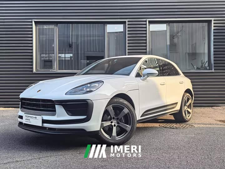 Porsche Macan 2.0T Aspiration - car from China