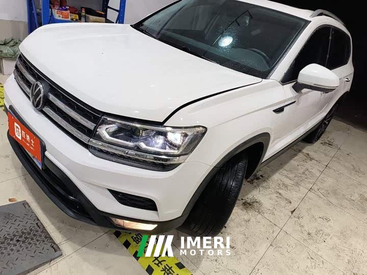 Volkswagen Touareg 280TSI FWD Luxury Edition - автомобиль из Китая
