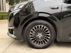 Denza D9 DM-i Two-Wheel Drive Flagship Edition - ფოტო 17