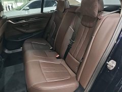 BMW 5 Series 525Li Luxury Package - ფოტო 16