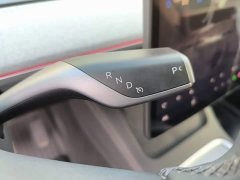 Tesla Model Y Rear-Wheel Drive - ფოტო 13