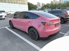 Tesla Model Y Rear-Wheel Drive - ფოტო 4