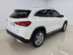 Mercedes-Benz GLA 180 - photo 4