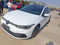 Volkswagen Golf 200TSI DSG Pro - ფოტო 1
