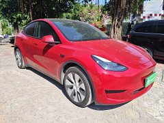 Tesla Model Y Rear-Wheel Drive - ფოტო 3