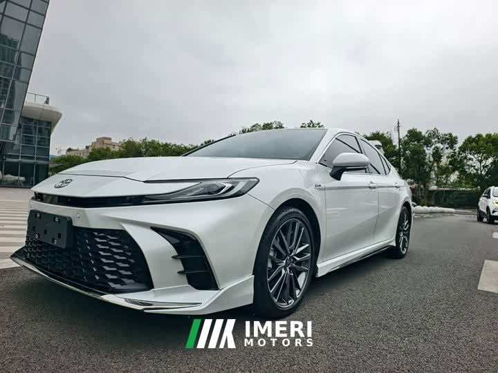 Toyota Camry Dual-Engine 2.5HXS Sports Plus Edition