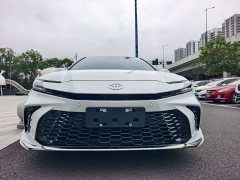 Toyota Camry Dual-Engine 2.5HXS Sports Plus Edition - фото 2