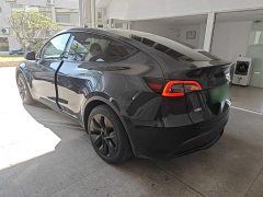 Tesla Model Y Rear-Wheel Drive - ფოტო 4