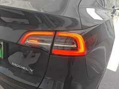 Tesla Model Y Rear-Wheel Drive - ფოტო 7