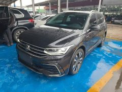 Volkswagen Tiguan L Facelift 330TSI Automatic FWD R-Line Comfort Edition - photo 1