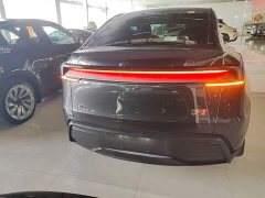 Tesla Model Y Rear-Wheel Drive Launch Edition - ფოტო 5