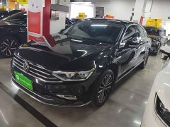 Volkswagen Magotan 330TSI DSG Luxury - ფოტო 1