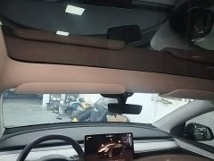 Tesla Model Y Long Range All-Wheel Drive - ფოტო 17