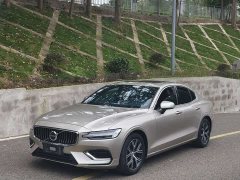 Volvo S60 B4 Smart Luxury Edition - ფოტო 1