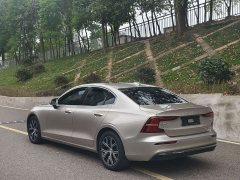 Volvo S60 B4 Smart Luxury Edition - ფოტო 13